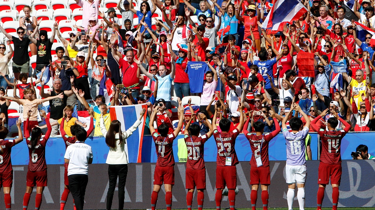 Thailand scores 1st World Cup goal in 5-1 loss to Sweden